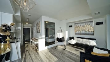 Standard-Suite | Wohnbereich | Smart-TV, Streaming-Dienste