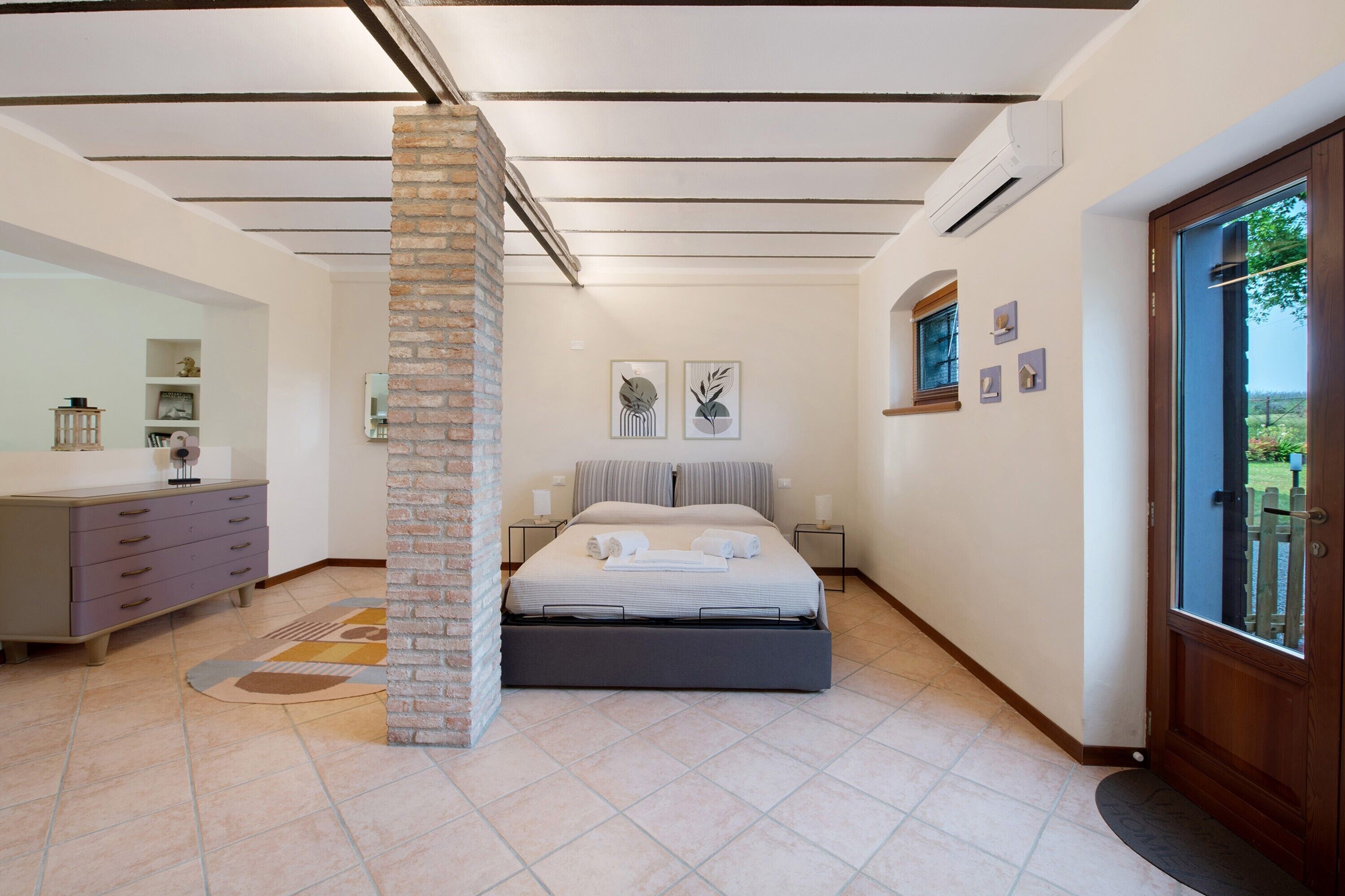 1 quarto, Wi-Fi de cortesia, roupa de cama