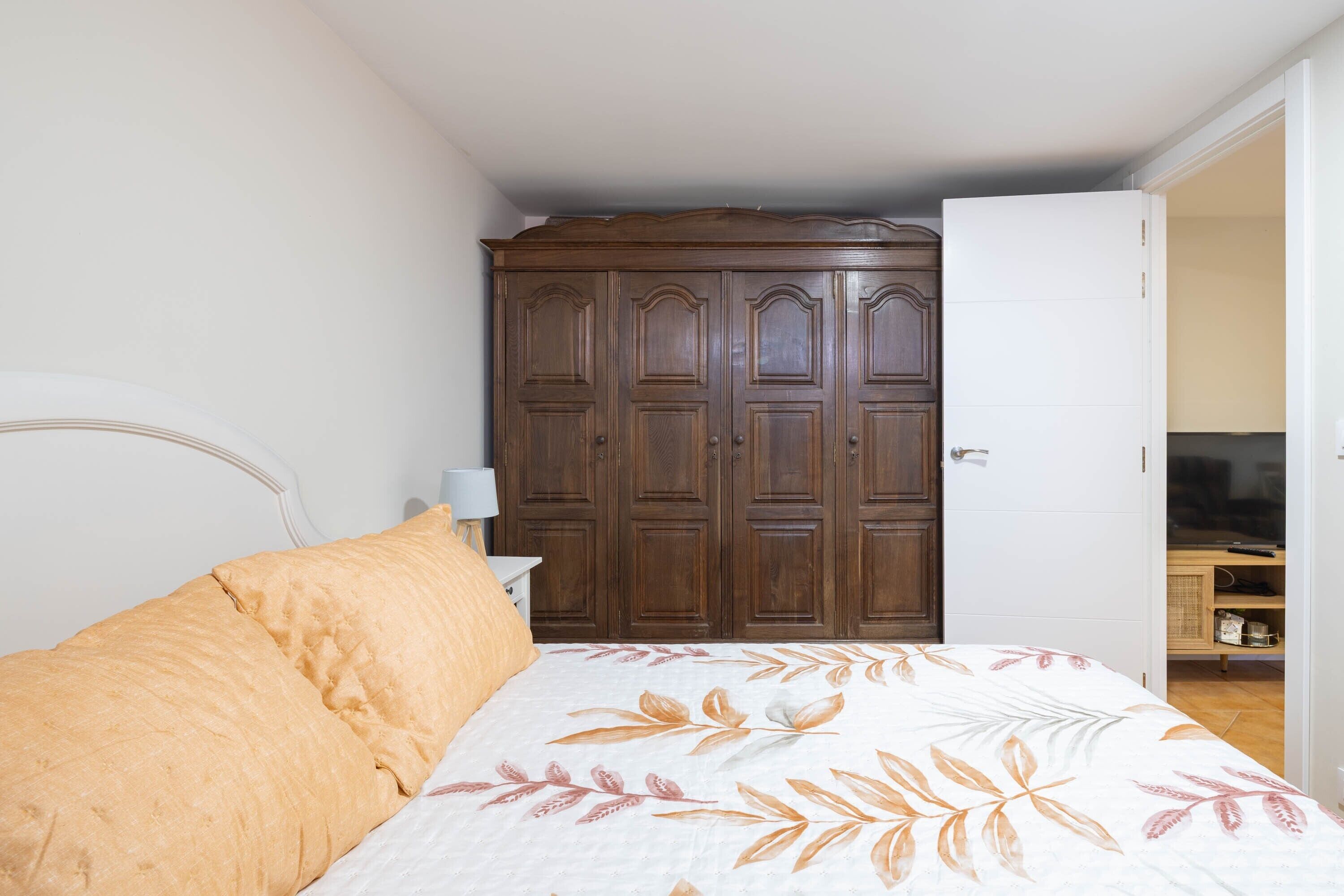 2 dormitorios, tabla de planchar con plancha, wifi gratis y ropa de cama