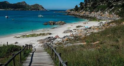 Apartment 'Almar' with Shared Pool, Wi-Fi and Air Conditioning