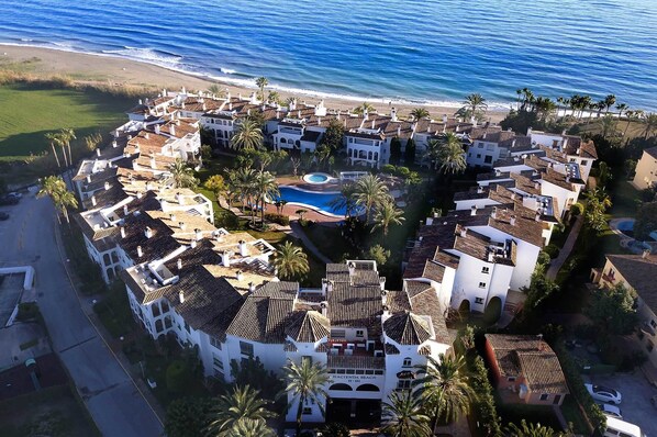 Exterior - Beachside Apartment in Hacienda Beach (Estepona)