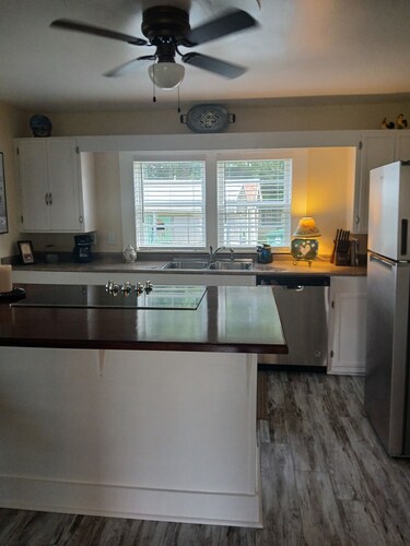 Charming 1-bedroom cottage in Holly Pond with AC, WiFi