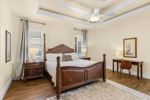 4 makuuhuonetta, silitysrauta/-lauta, ilmainen Wi-Fi, vuodevaatteet