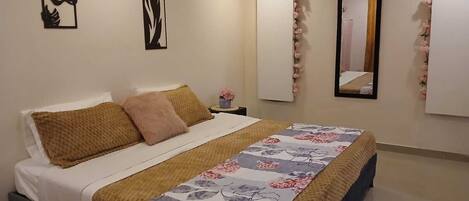 Bügeleisen/Bügelbrett, kostenloses WLAN