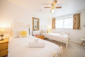 3 chambres, lit parapluie, Wi-Fi, draps fournis