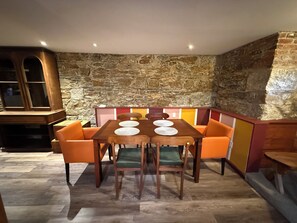 Dining - Stylish unit in Victorian house located on South Park Street. Private Garden. (Halifax)