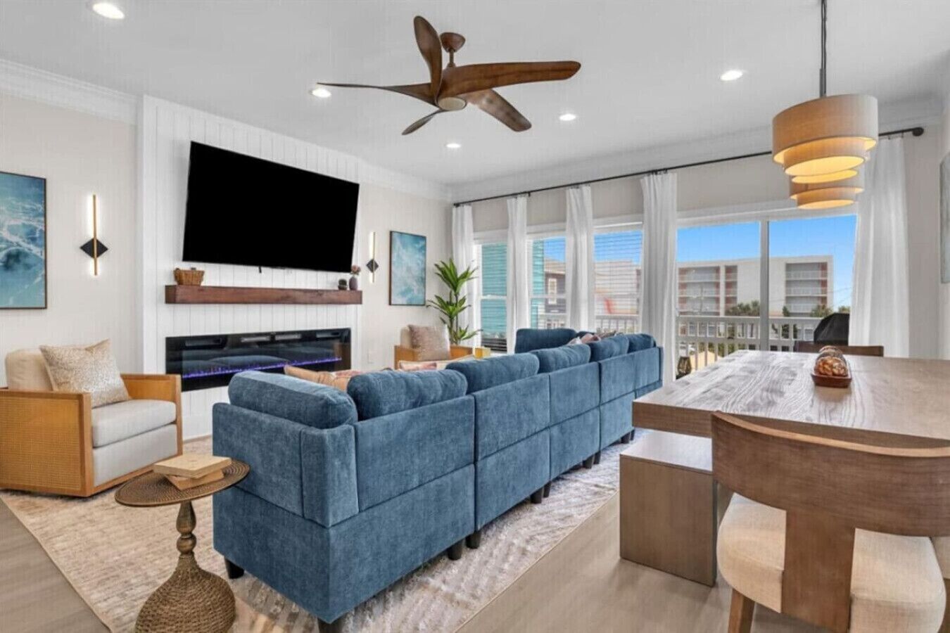 智能電視、壁爐、電子遊戲、書籍