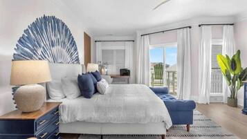 5 bedrooms, desk, iron/ironing board, travel crib