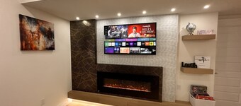 Gorgeous and Modern 2 BR Suite  with a separate entrance and a stocked kitchen. 2 King Beds. Pet friendly.