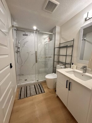 Hårtørrer, håndklæder