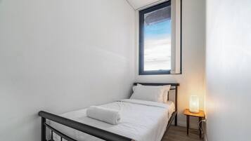 2 bedrooms, WiFi, bed sheets