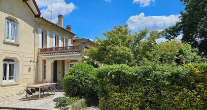 GĂźte ChĂąteau Touzinat - Saint-Emilion