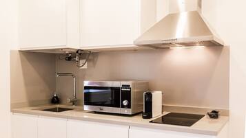 Fridge, microwave, stovetop