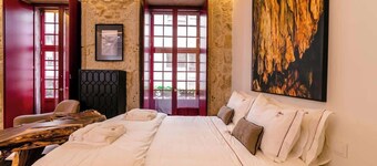 Designer Building Stay Near Clérigos by HostWise