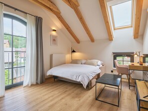 2 bedrooms, desk, Internet - Luxury Mountain Attic with AC & Netflix by Interhome (Cerny Dul)