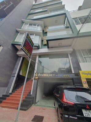 Front of property - Sophia Sky Hotel (Nha Trang)