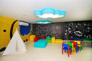Children’s area - Stylish 1BR Condo Downtown w/Pool+Gallery+WIFI+Spa (Playa del Carmen)