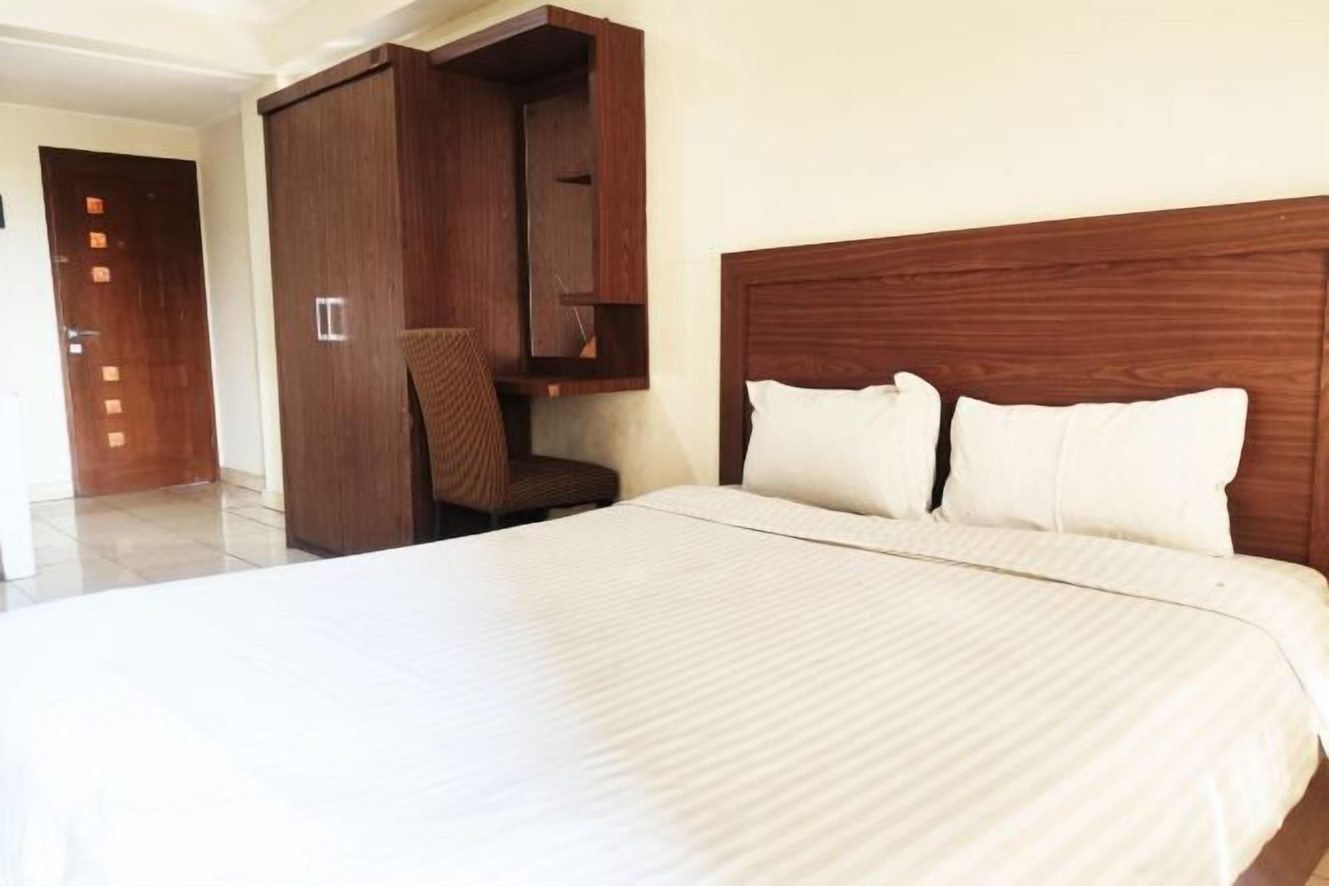 Skrivebord og wi-fi (inkludert)