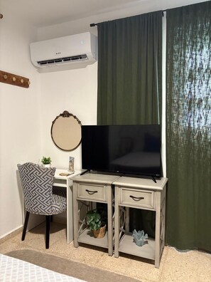 Iron/ironing board, free WiFi, bed sheets - Charming studio with AC and WiFi in marvelous Aguadilla (Unknown)