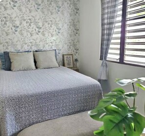 Iron/ironing board, free WiFi, bed sheets