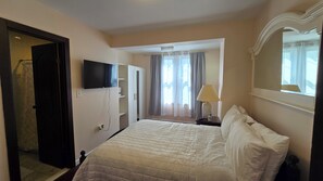 5 bedrooms, free WiFi, bed sheets