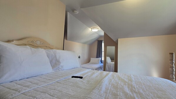 5 bedrooms, free WiFi, bed sheets
