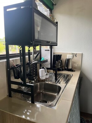 Microwave, oven, stovetop - Casa Rural de 2 Dormitorios con Wifi (La Vega, Florencia, San Carlos)