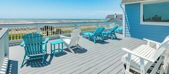 đLocally Owned 5BR 4.5BA With Private Walkwayđ