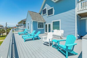 Terrace/patio - Beachfront TWIN PALMS - Double Lot Private Walkway (Galveston)