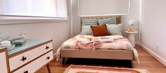 Happy Stays - Retro Haven