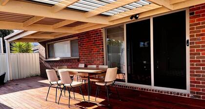 Happy Stays - Retro Haven