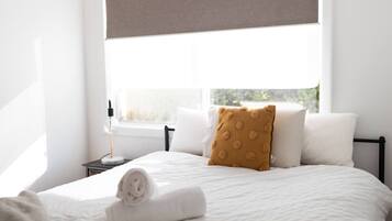 3 bedrooms, desk, iron/ironing board, WiFi