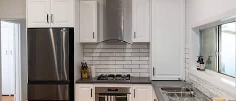 Fridge, microwave, oven, stovetop