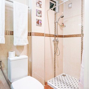 Standard Single Room, Balcony, Beach View | Bilik Mandi | Gabungan pancuran/tab mandi, kelengkapan dandanan diri percuma 