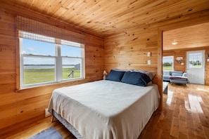 3 bedrooms, desk, free WiFi, bed sheets