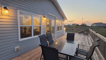 屋外ダイニングエリア