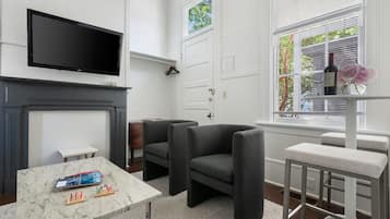 Smart TV, books
