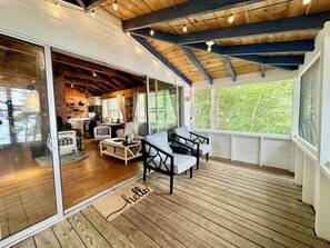 TV, DVD-spiller og bøker