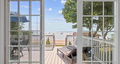 Beachfront Apartment- 10 min from Downtown