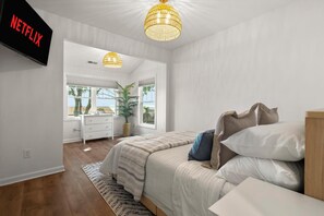 2 bedrooms, iron/ironing board, free WiFi
