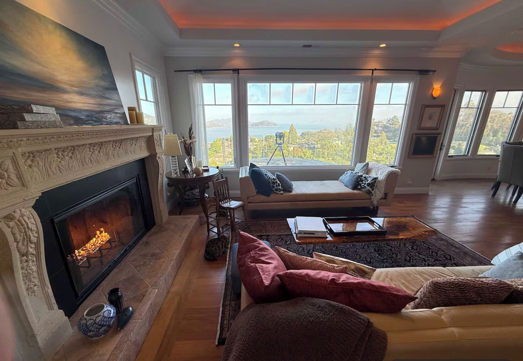 Smart TV, fireplace, DVD player, ping pong