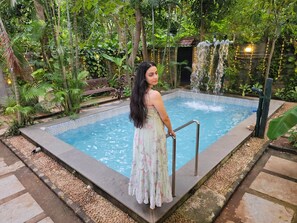 Outdoor pool - Aurobay Resorts (Kottakuppam)