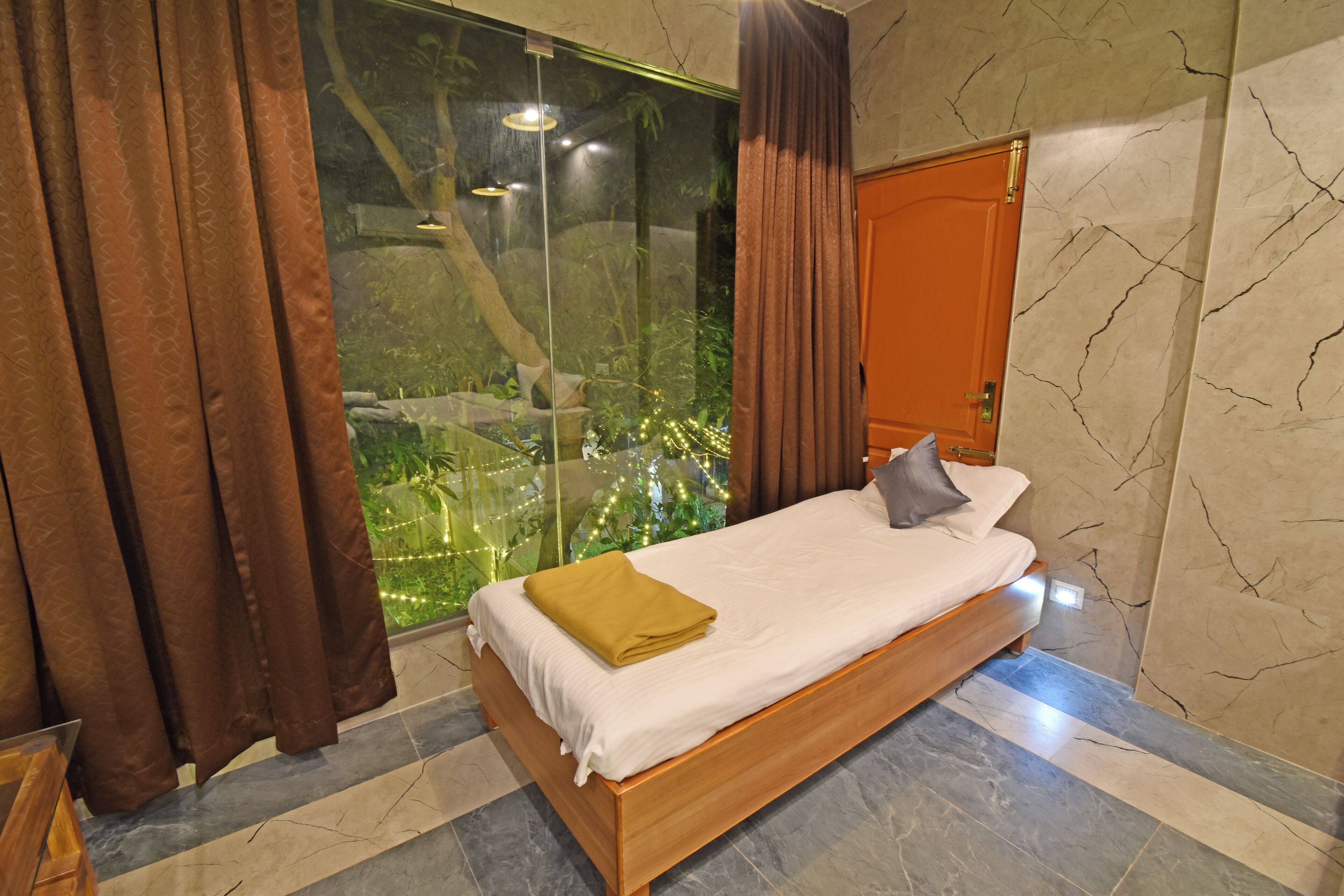 Romantic Villa | Individually decorated, individually furnished, desk, free WiFi