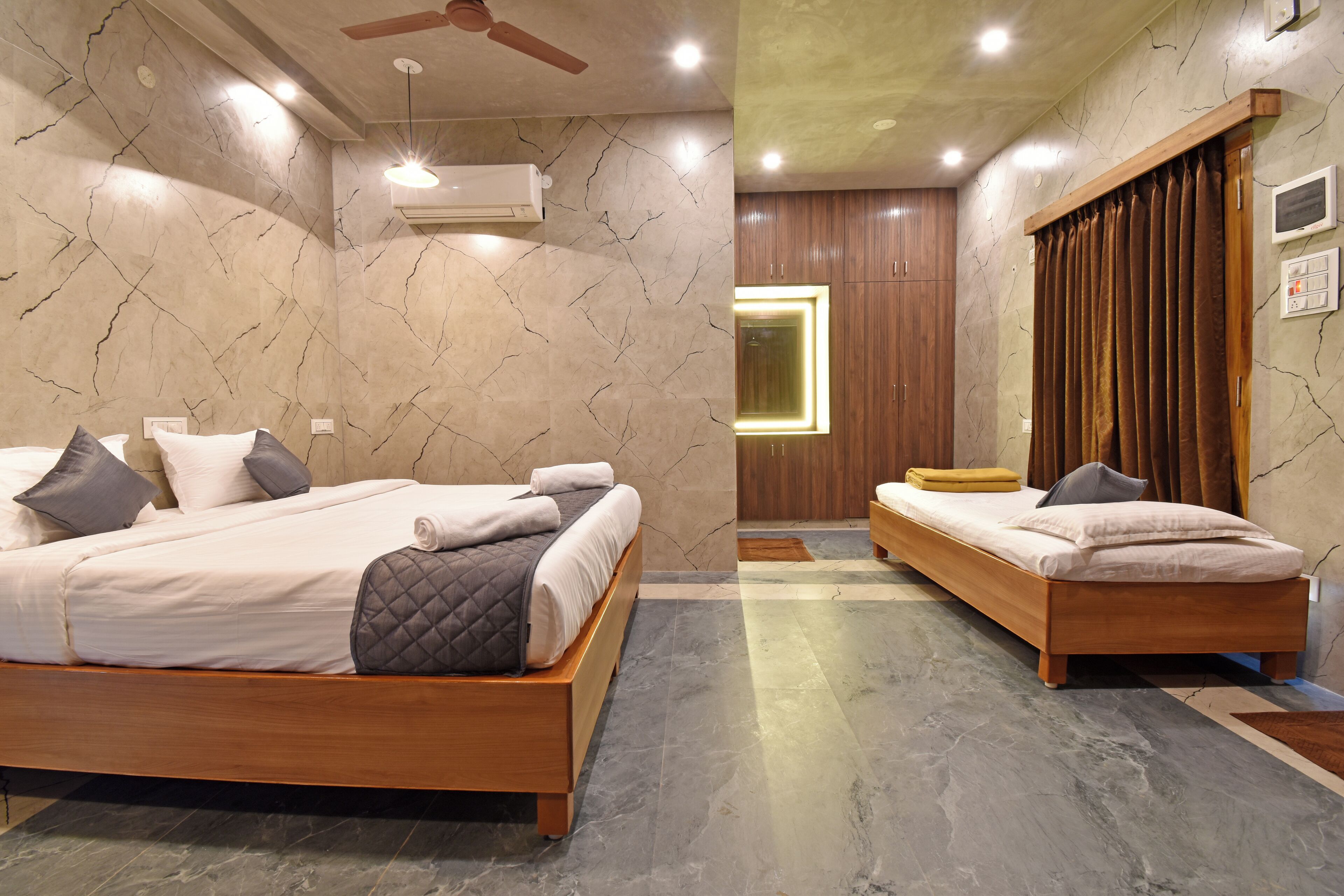 浪漫别墅 | 特色装修、特色家居、办公桌、免费 WiFi