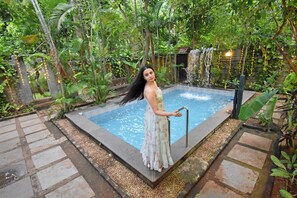 Hồ bơi