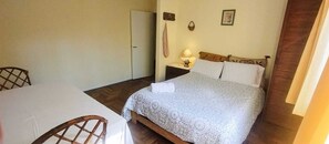 1 chambre, fer et planche à repasser, Wi-Fi, literie fournie