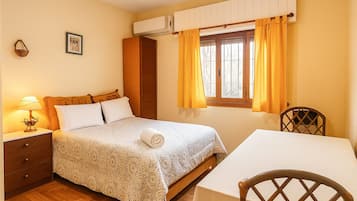 1 Schlafzimmer, BĂŒgeleisen/BĂŒgelbrett, WLAN, BettwĂ€sche