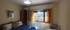 1 chambre, fer et planche à repasser, Wi-Fi, draps fournis