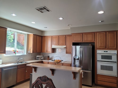 Charming 3-bedroom house with AC, WiFi in peaceful Bay Point