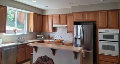 Charming 3-bedroom house with AC, WiFi in peaceful Bay Point